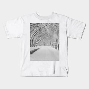 Winter alley Kids T-Shirt